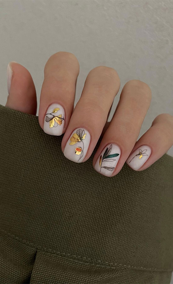42 Cute Spring Nail Art Inspirations : Gold Floral White Nails