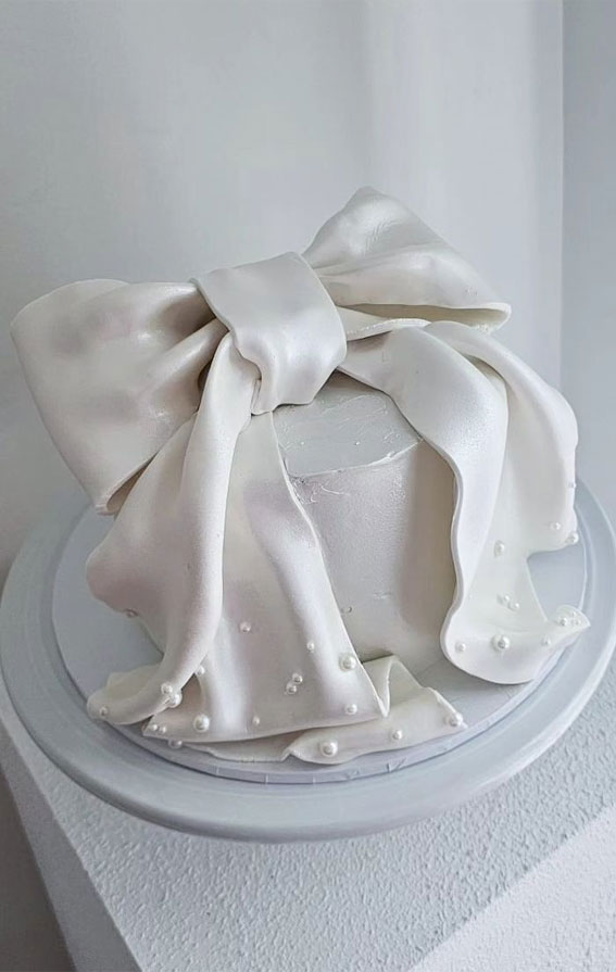 45 Inspiring Wedding Cake Designs For Your Big Day : Minimalist Modern Wedding Cake