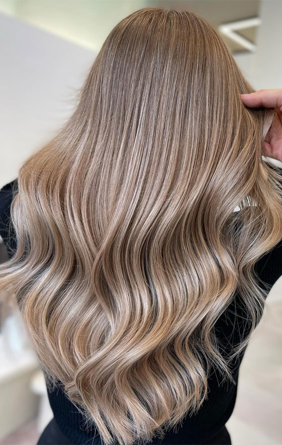 50 Fabulous Balayage Hair Colour Ideas for 2024 : Beige Blonde Glaze Balayage