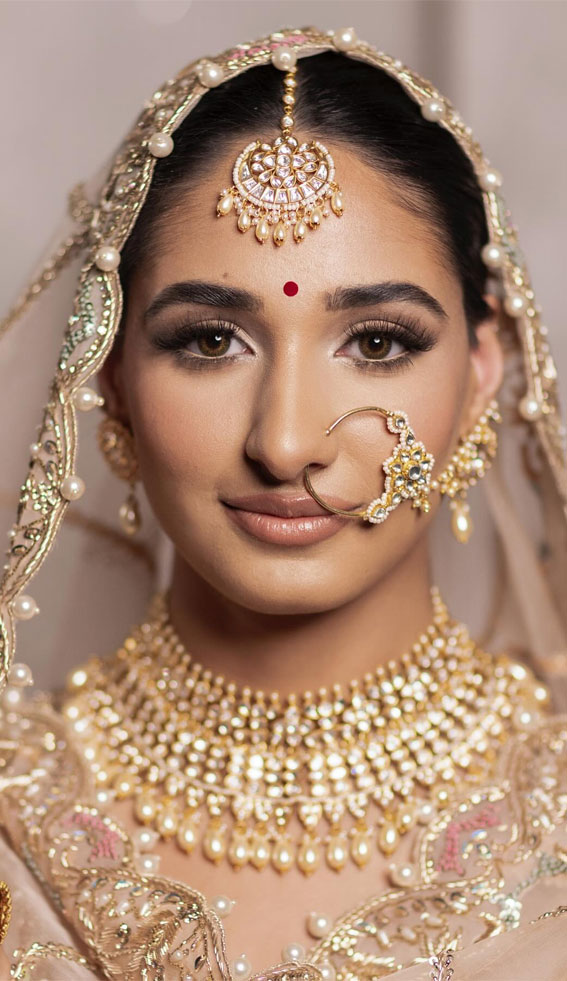 40 Radiant Bridal Glamour Wedding Makeup Ideas : Golden Bridal Elegance