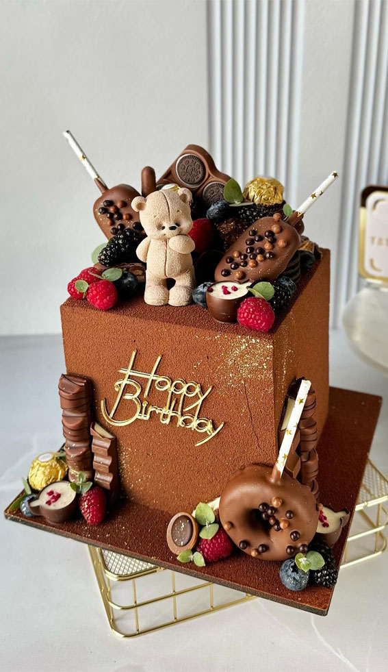 50 Birthday Cake Ideas to Delight and Impress : Sweet Square Cake Indulgence