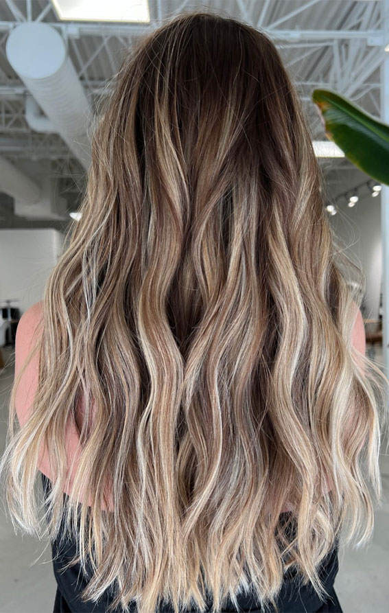 33 Brown Hair Illuminated Blonde Highlights Ideas : Sultry Sophistication