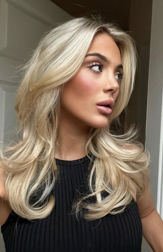 Exploring Chic Haircuts And Hair Trends : Blonde Old Money Vibe Layers