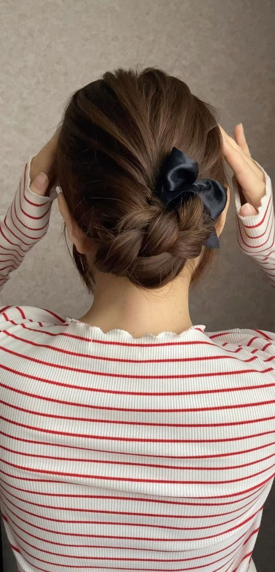 30+Adorable Hairstyles for the Latest Trends : Easy Braided Bun
