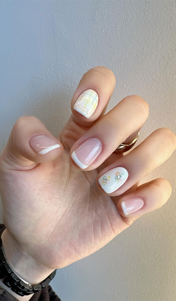 40 Spring Nail Ideas To Brighten Your Look : Gingham + Daisy + French Tips