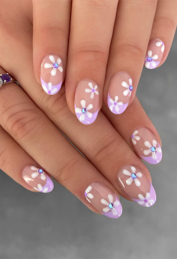 40 Spring Nail Ideas To Brighten Your Look : Daisy French with Bubble Gems