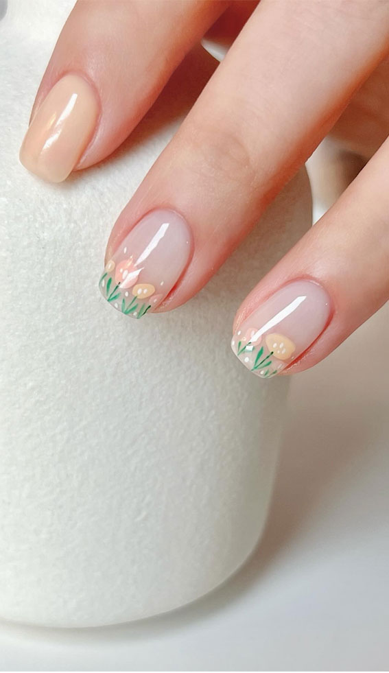 40 Spring-Inspired Nail Designs : Blooming Meadow