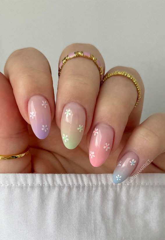 40 Spring-Inspired Nail Designs : Pastel Nails with Floral Accents