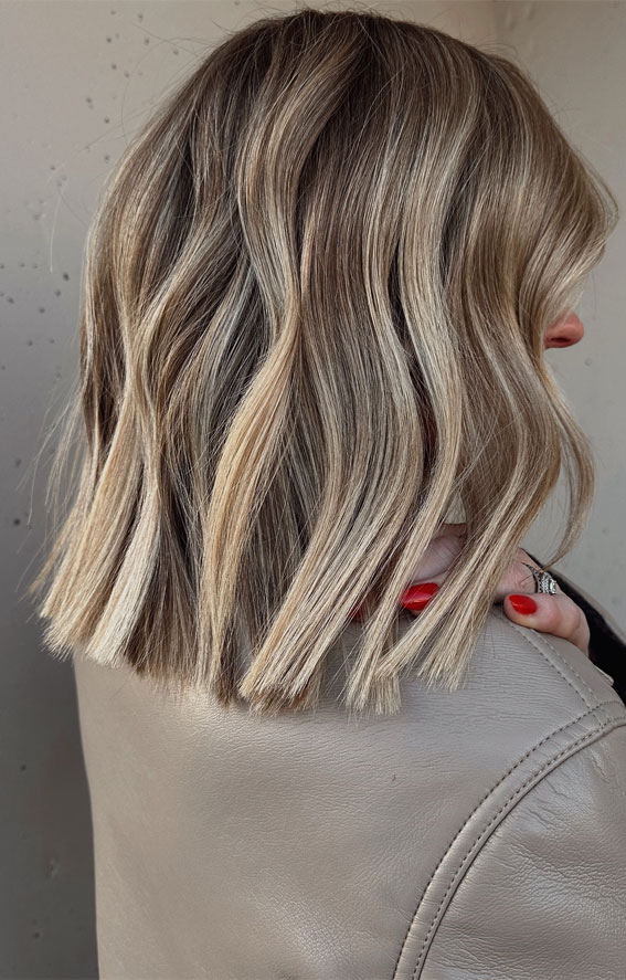 22 Trending Hair Colours 2024 To Refresh Your Current Look : Vanilla Blonde Highlights Blunt Bob