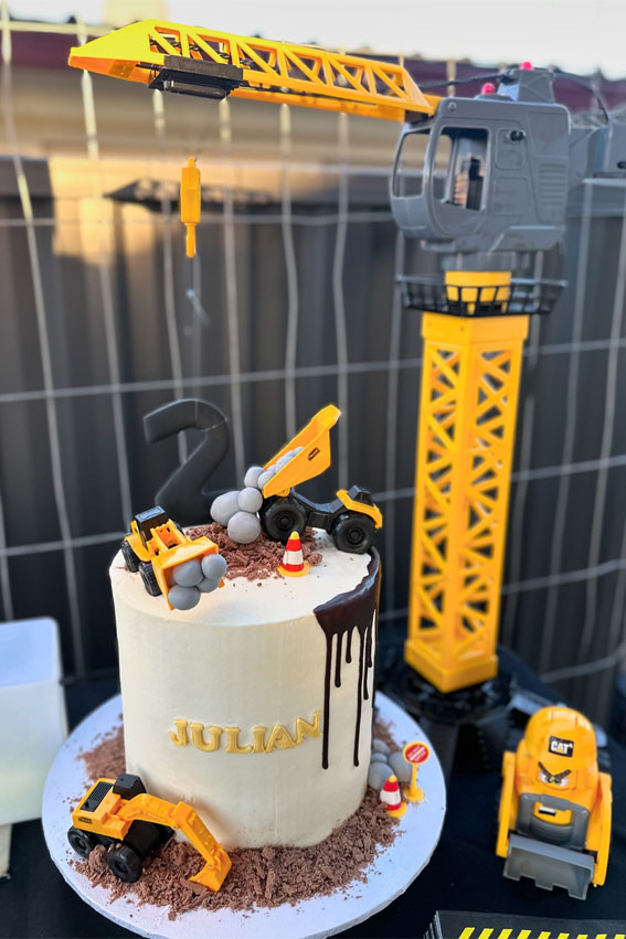 25 Excavating Digger Birthday Cake Ideas : High Lift Construction Cake