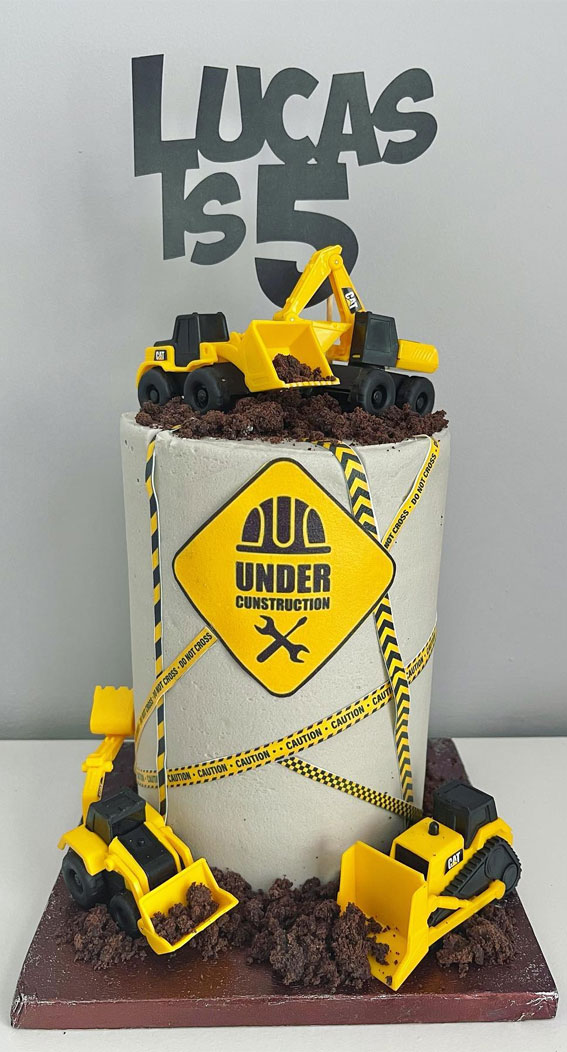25 Excavating Digger Birthday Cake Ideas : Under Construction Delight
