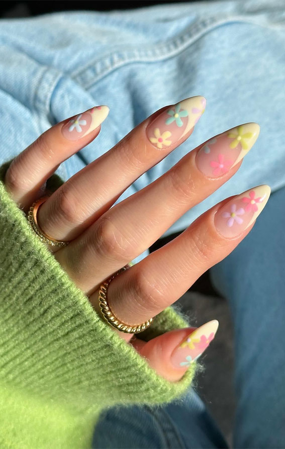 40 Cute Spring Nail Designs to Brighten Your Look : Pastel Yellow French Tips + Daisies