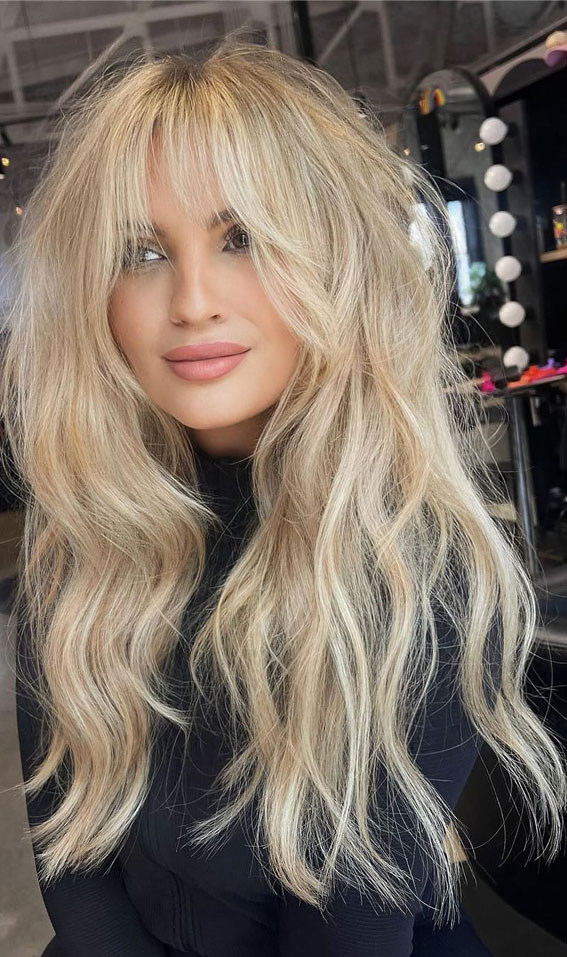 15 Old Money Blonde Hair Colour Ideas : Honey Blonde with Bangs
