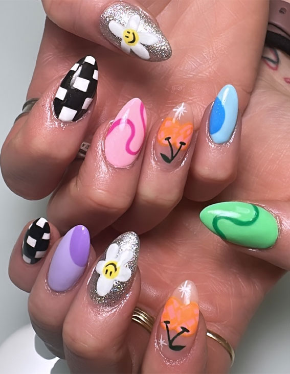 20 Nostalgic Retro Nail Designs For The Modern Era : Eclectic and Playful Nail Designs