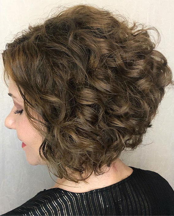 27 Exploring Stacked Haircuts for Modern Style : Stacked Bob Curly Hair