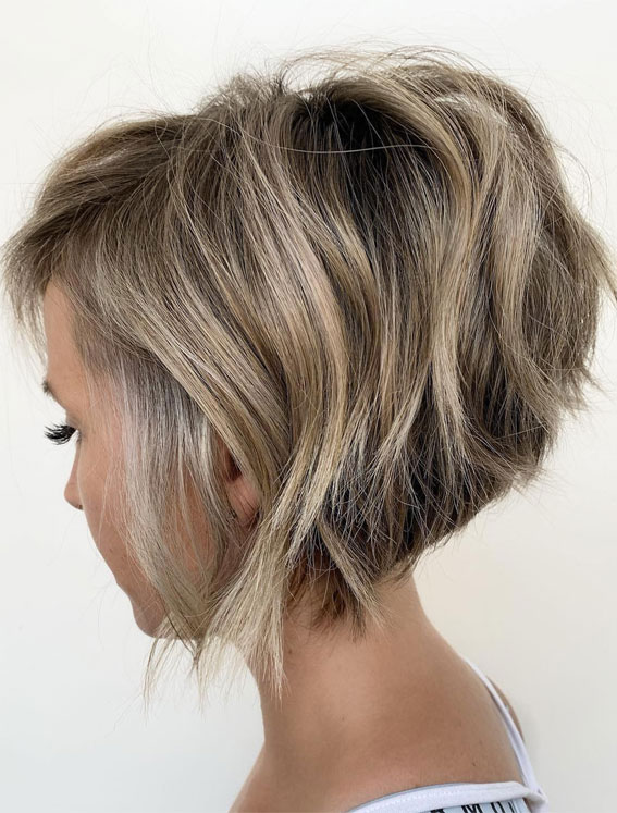 27 Exploring Stacked Haircuts for Modern Style : Sultry Fusion