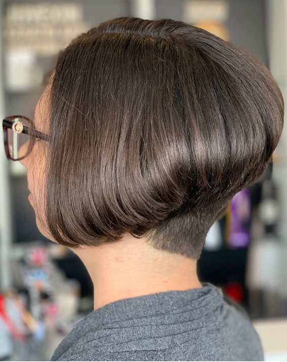 27 Exploring Stacked Haircuts for Modern Style : Sleek Stacked Bob with Undercut