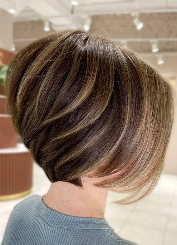 27 Exploring Stacked Haircuts for Modern Style : Stylish Stacked Bob