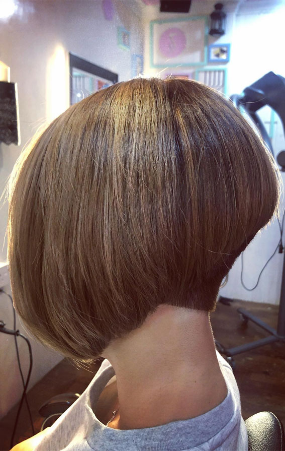 27 Exploring Stacked Haircuts for Modern Style : Stacked Bob with Undercut