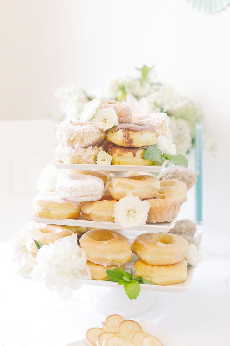 wedding dessert table buffet,wedding desserts not cake,wedding shower desserts ideas,donuts wedding ,donut wedding favors