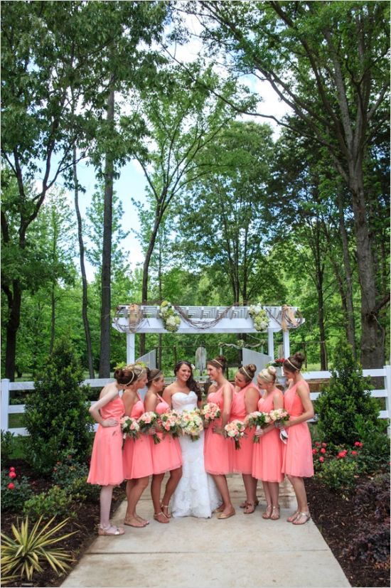 20 Coral Bridesmaid Dresses see more : https://www.fabmood.com/20-coral-bridesmaid-dresses/ Coral bridesmaids