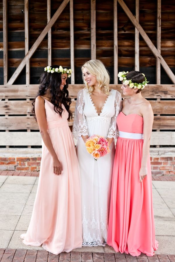 20 Coral Bridesmaids Dresses see more : https://www.fabmood.com/20-coral-bridesmaid-dresses/ Coral bridesmaids