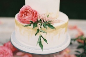 Gold and pink wedding cake