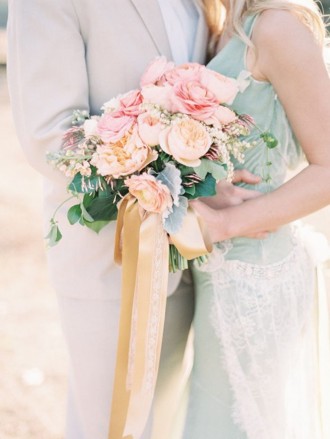 grey and peach wedding bouquet,wedding bouquets
