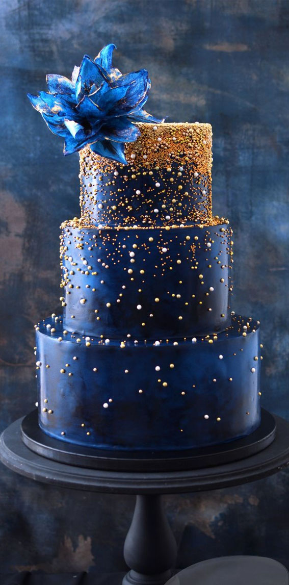 dark blue wedding cake, elegant wedding cake, navy blue and gold wedding cake