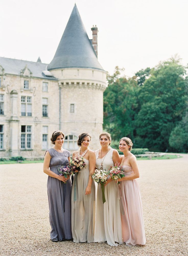 desination wedding in France,French Château wedding,French wedding style,neutral and blush wedding colors,neutral bridesmaids