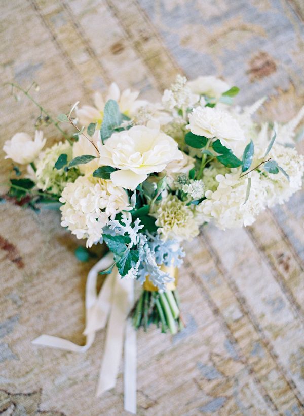 winter wedding boquet