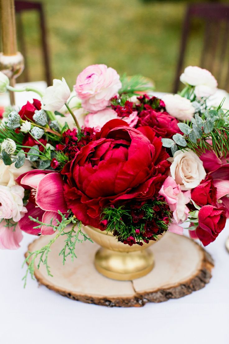 red winter centerpieces