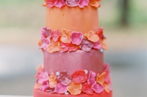 perfect summer wedding cake