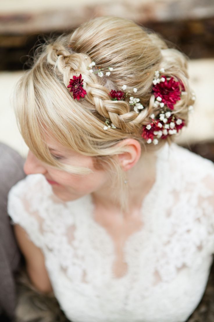 Bridal braid with maroon mums and baby's breath. | fabmood.com