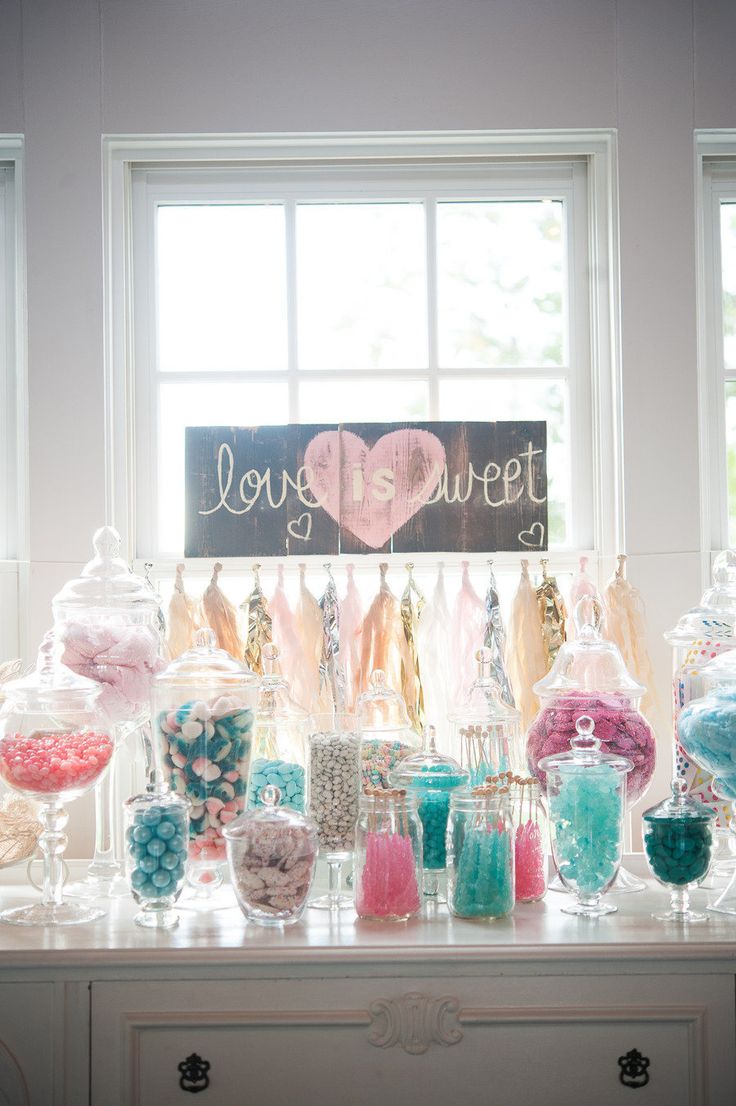 15 unique wedding ideas - Candy buffet at the wedding reception.