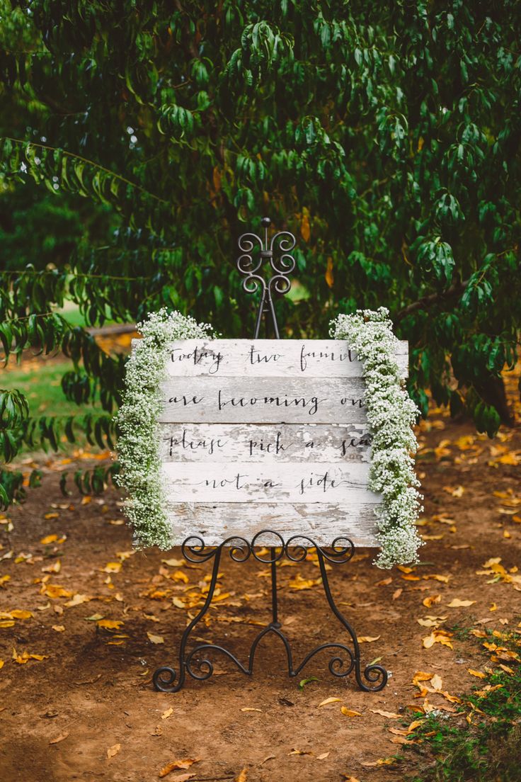 Wedding sign in The Peach Orchard | Photography : marymargaretsmith.com | https://www.fabmood.com/a-cozy-fall-wedding-in-the-peach-orchard #peach #fallwedding