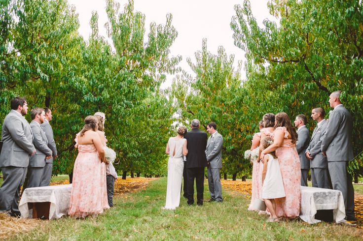 A Cozy Fall Wedding ceremony in The Peach Orchard | Photography : marymargaretsmith.com | https://www.fabmood.com/a-cozy-fall-wedding-in-the-peach-orchard #peach #fallwedding