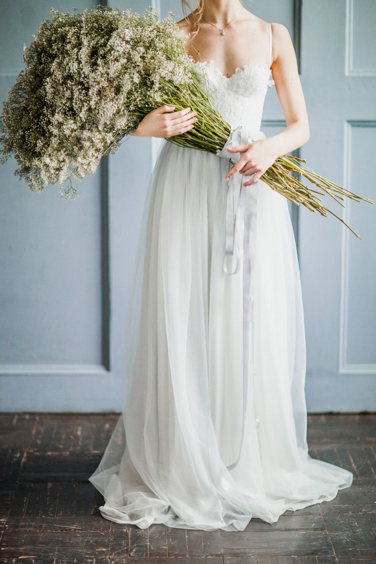 Wedding bouquet #Bridal portraits Inspiration "Isidora" Light grey Wedding gown by Milamira Bridal | fabmood.com | photography : antonovakseniya.com/ #weddingdress