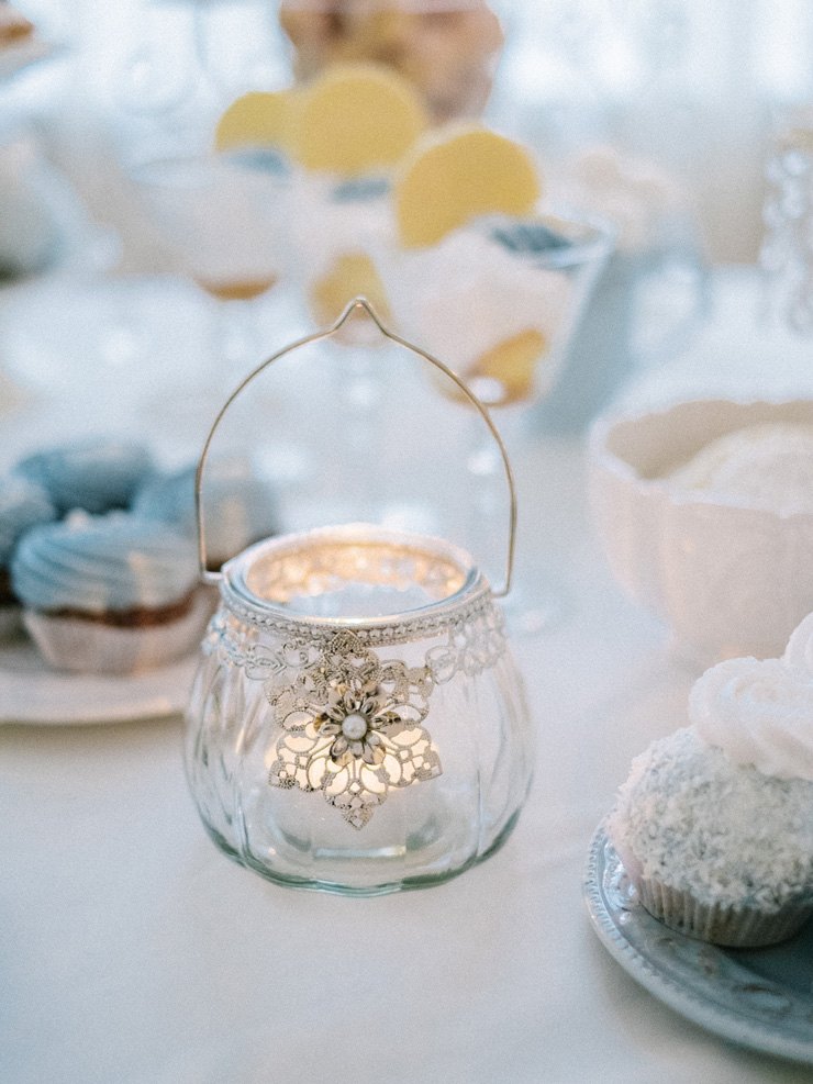 Wedding desserts table | Light Blue Winter Wedding Read more Real Winter Weddings | fabmood.com #winterwedding