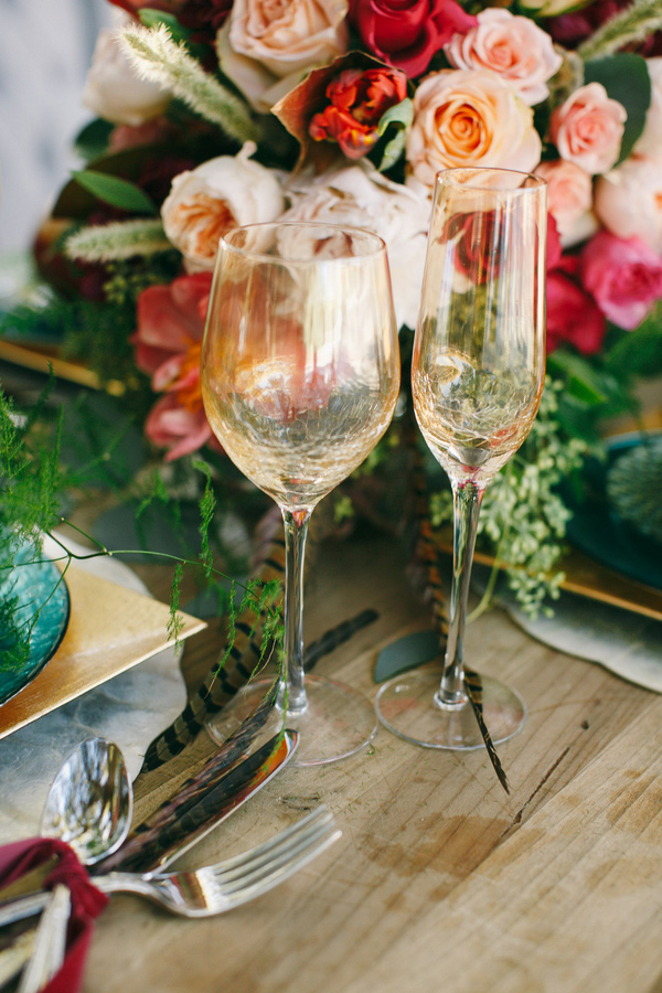 Emerald and gold wedding tablescape - Luxurious Jewel Toned Wedding For Fall and Winter Wedding fabmood.com #weddingtablescape
