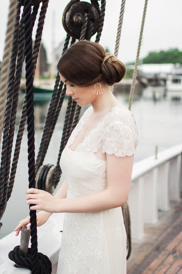 Cap sleeves wedding gown from Saja Wedding - Nautical Wedding Inspiration shoot | justinabilodeauphotography.com | #weddinginspiration on fabmood.com