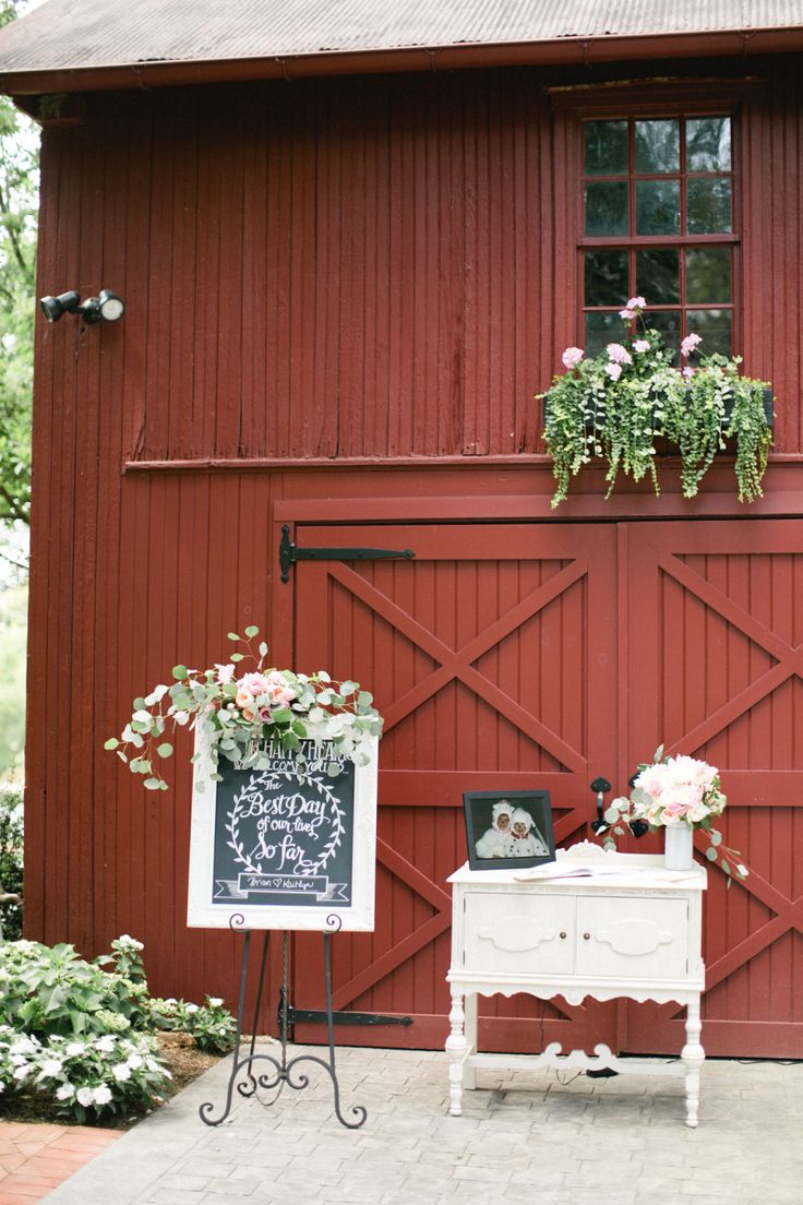 A Romantic and Rustic Farm Wedding in Pennsylvania | #weddingphotography : briannawilbur.com | #Timeless #wedding on fabmod.com 