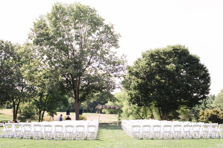 A Romantic and Rustic Farm Wedding in Pennsylvania | #weddingphotography : briannawilbur.com | #Timeless #wedding on fabmod.com #barnweddingreception