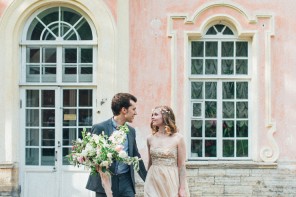 Romantic Ethereal wedding inspiration { Fresh and Subtle Shades } read more on fabmood.com #weddinginspiration :