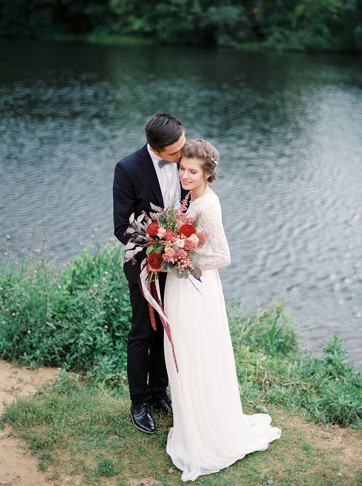 Autumn wedding inspiration in Shades of red + lace wedding dress with long sleeves | fabmood.com