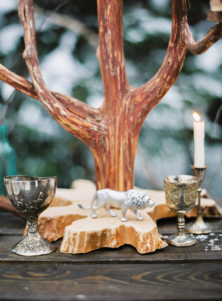 winter wedding table decorations, narnia inspired table decors, narnia wedding tablescape, winter wedding table decoration ideas, winter wedding in snow