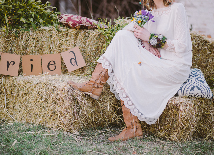 Boho hippie bride and her boots for Eco-friendly Natural,Boho Hippie Chic Wedding | fab mood