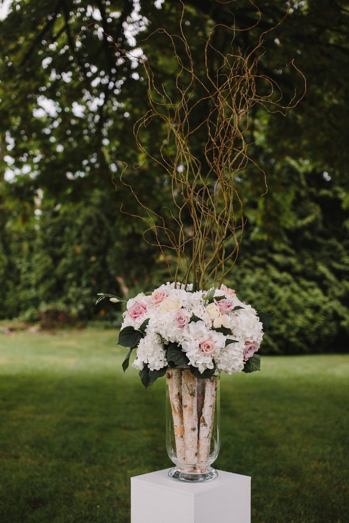 Blush Flowers and Branches arrangement for Garden wedding ceremony decoration | fabmood.com #gradenwedding #weddingdecoration