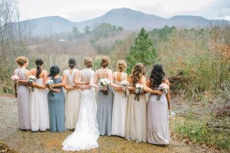 Misty blue winter wedding in mountain - January wedding | fabmood.com #winterwedding #mistyblue #mistygrayweding #weddingcolour