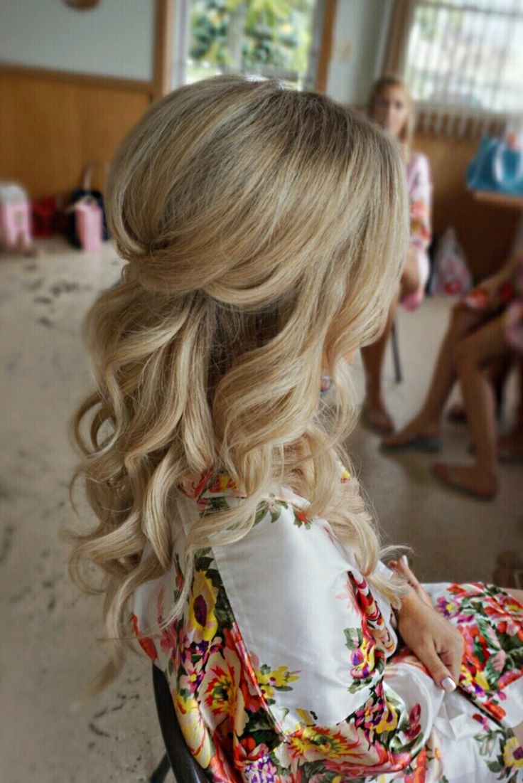 Pretty Half up half down curl hairstyles - partial updo wedding hairstyle #weddinghair #hairstyles #bridalhair #weddinghairstyle #halfuphalfdown #hair 